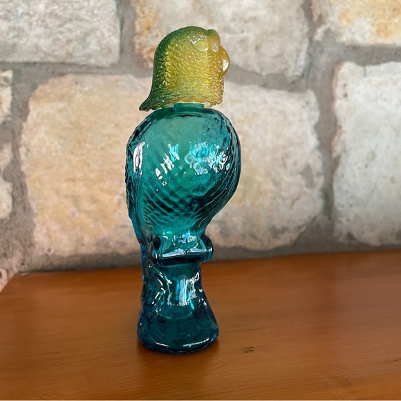 Vtg Avon Island Parakeet Bottle Charisma Cologne Blue Green Glass Empty 1970s - Picture 5 of 6